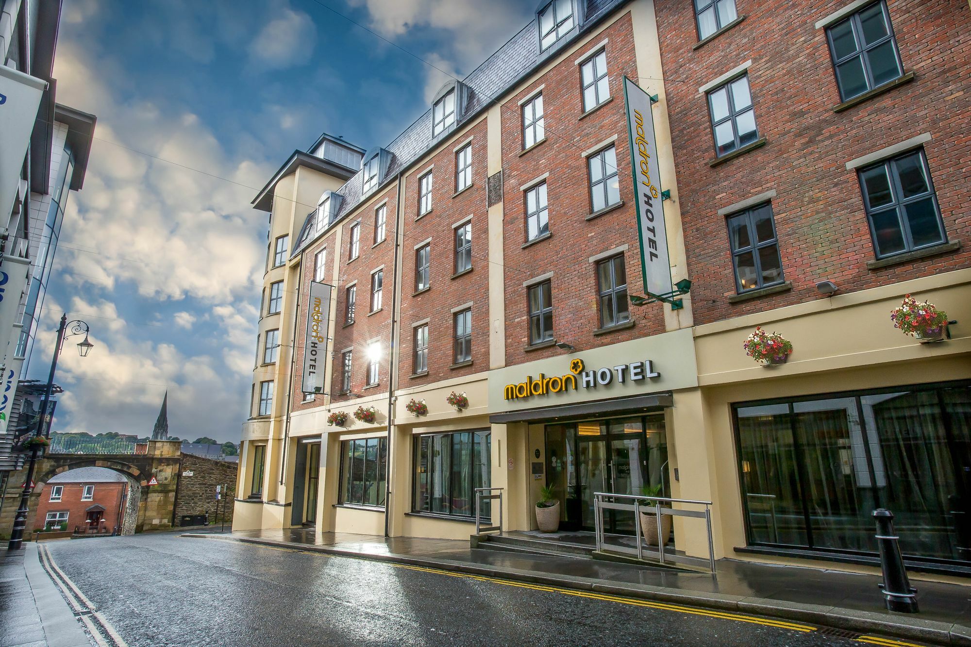 Maldron Hotel Derry מראה חיצוני תמונה